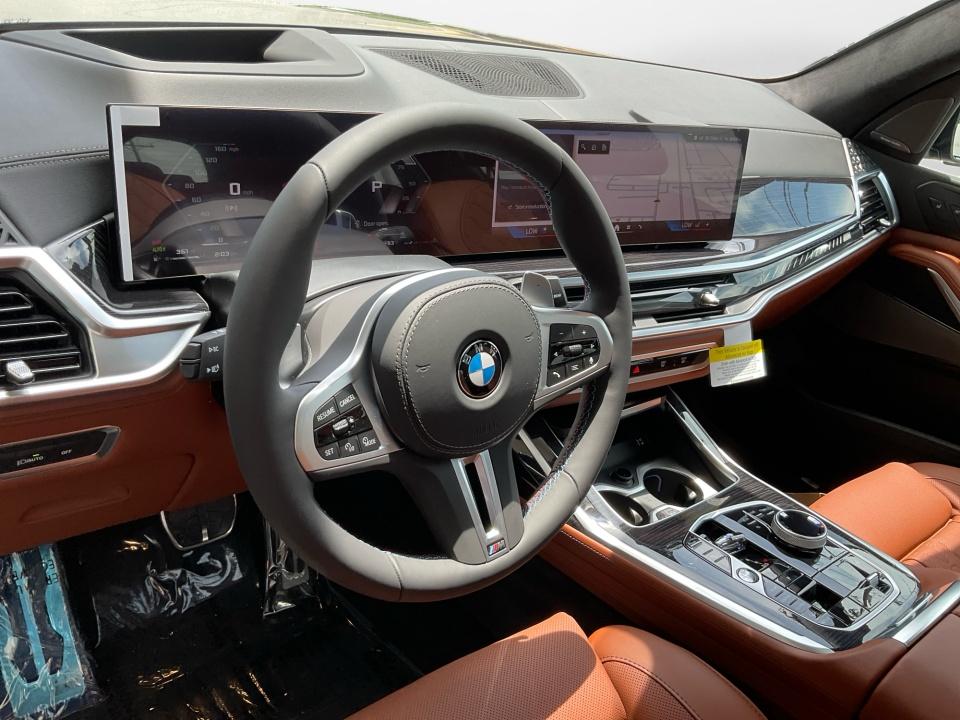 2027 BMW X7 M60i