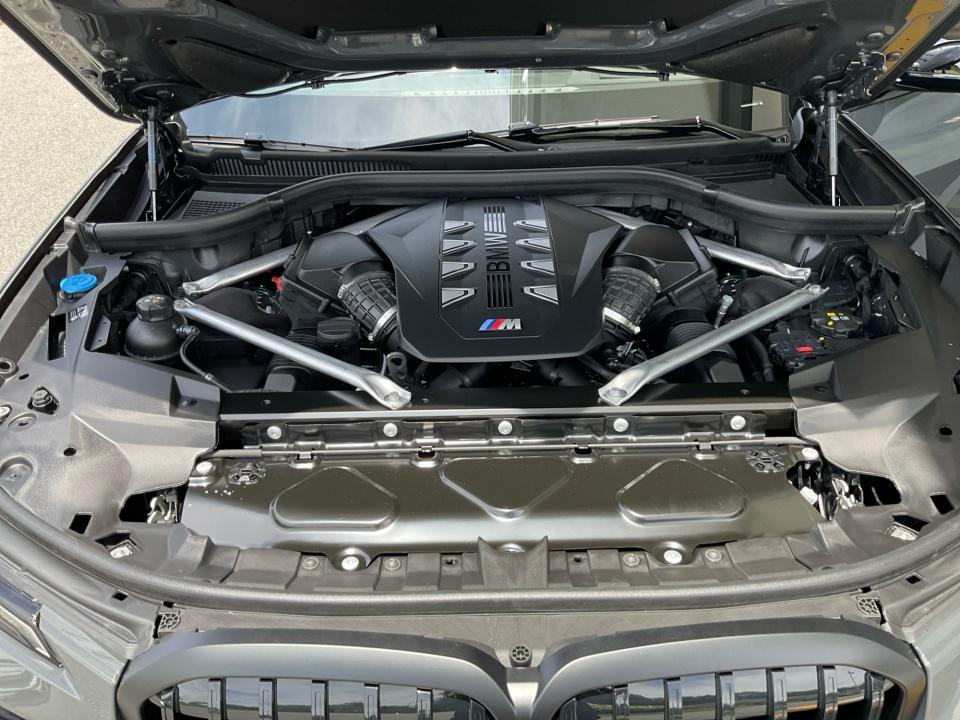 2027 BMW X7 M60i