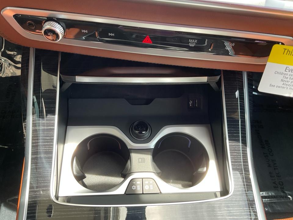 2027 BMW X7 M60i