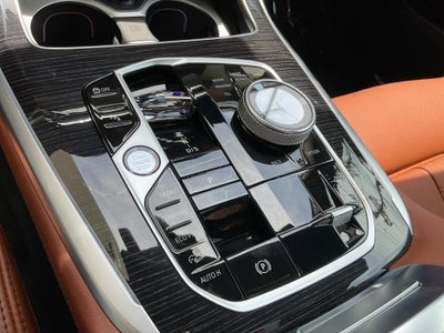 2027 BMW X7 M60i
