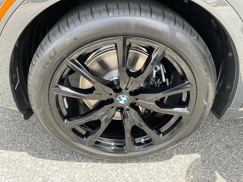 2027 BMW X7 M60i