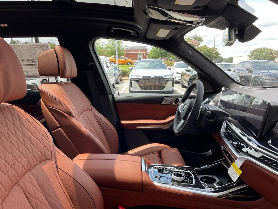 2027 BMW X7 M60i