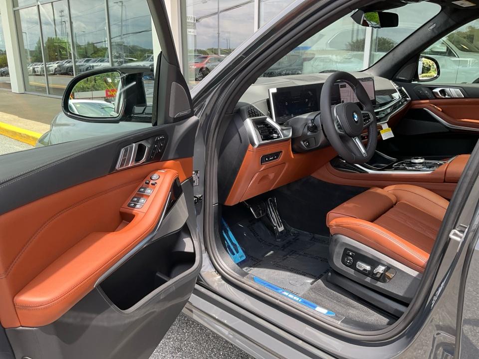 2027 BMW X7 M60i