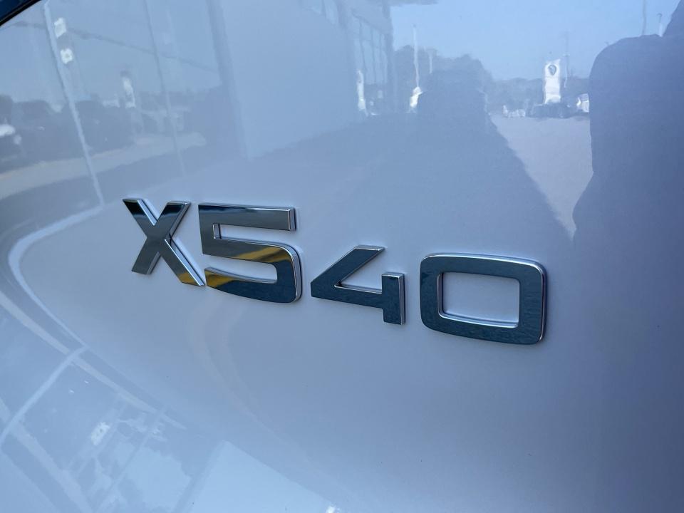 2027 BMW X5 40 xDrive