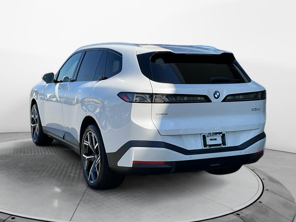 2027 BMW X5 40 xDrive