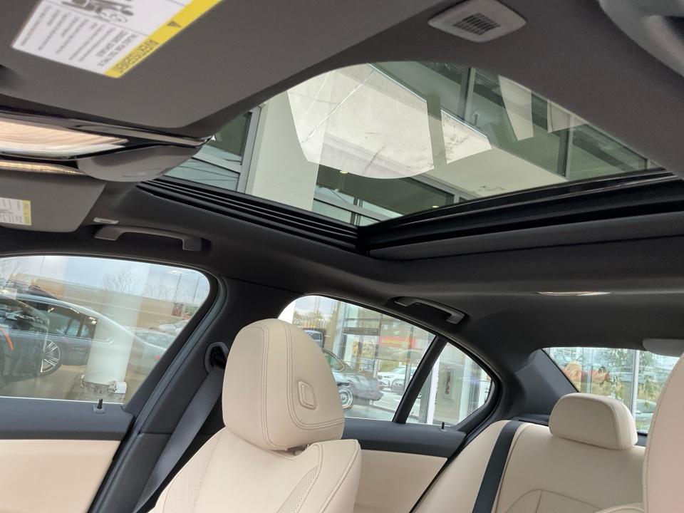 2026 BMW 330i 330i