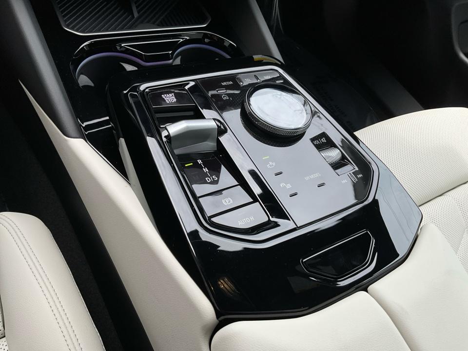 2027 BMW 530i 530i xDrive