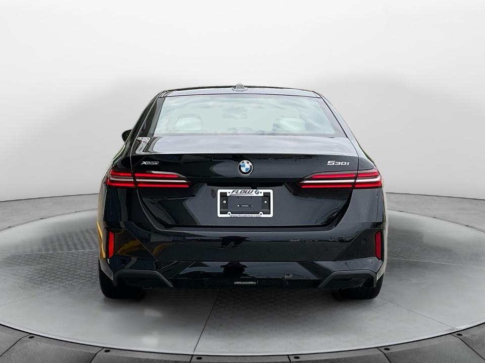 2027 BMW 530i 530i xDrive