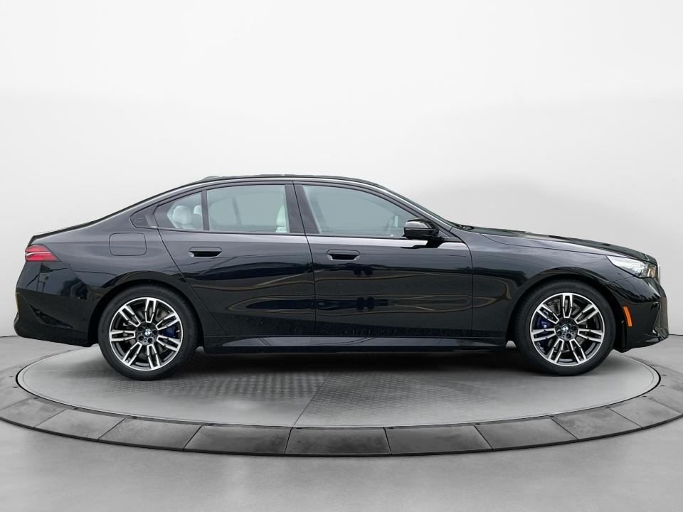 2027 BMW 530i 530i xDrive