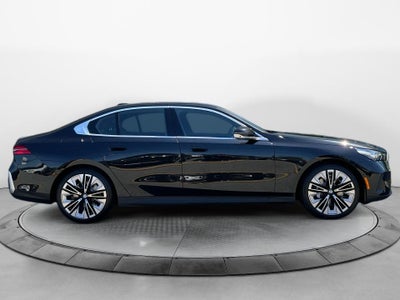 2027 BMW 530i 530i xDrive
