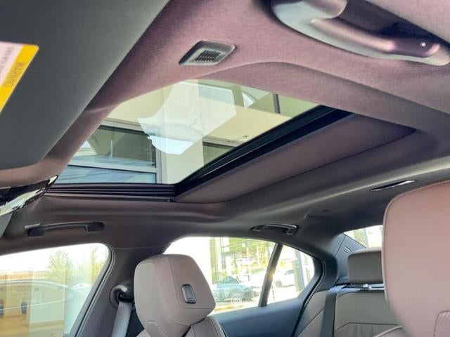 2027 BMW 530i 530i xDrive
