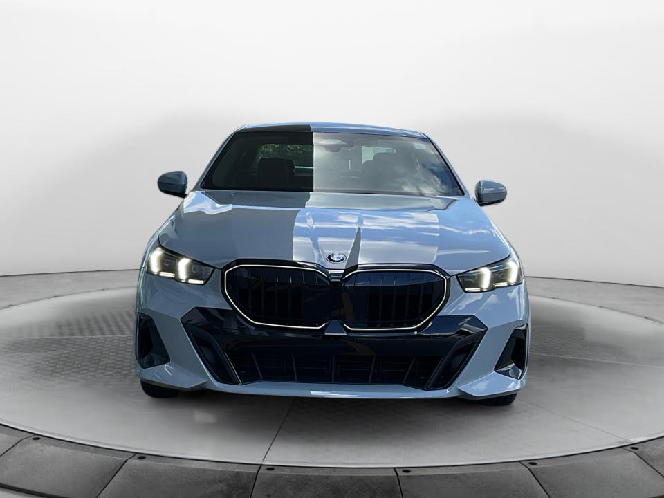 2027 BMW 530i 530i xDrive