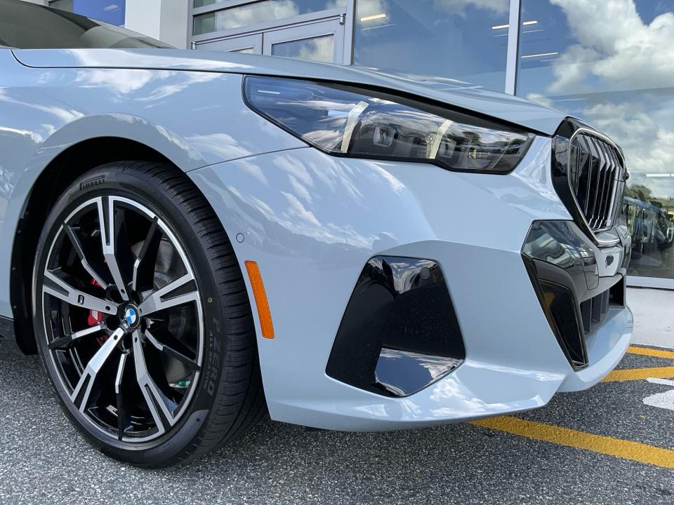 2027 BMW 530i 530i xDrive