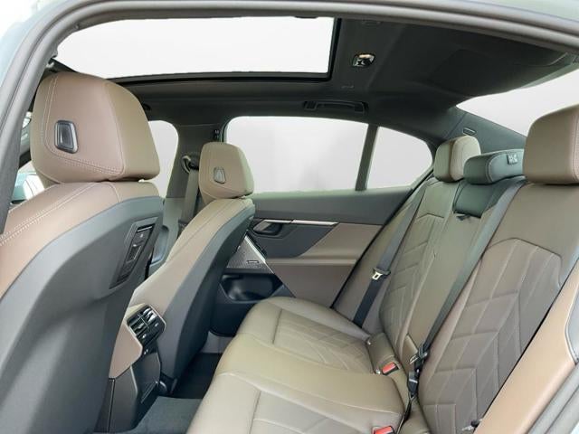 2027 BMW 530i 530i xDrive
