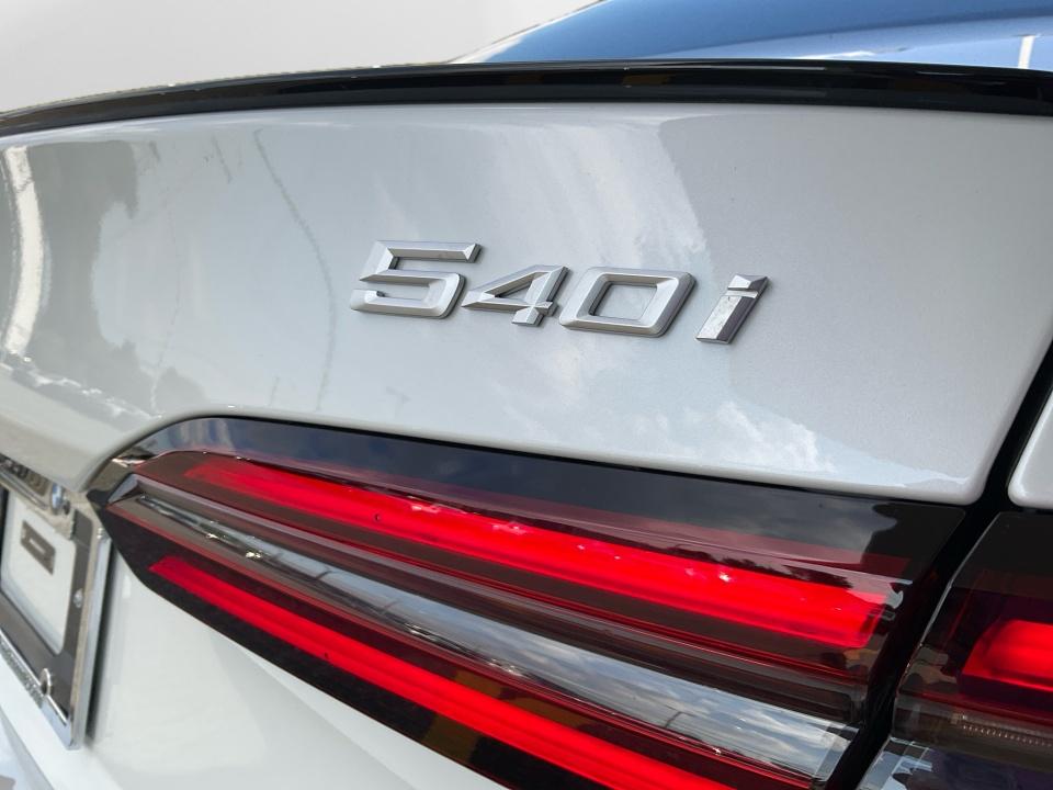 2027 BMW 540i 540i xDrive