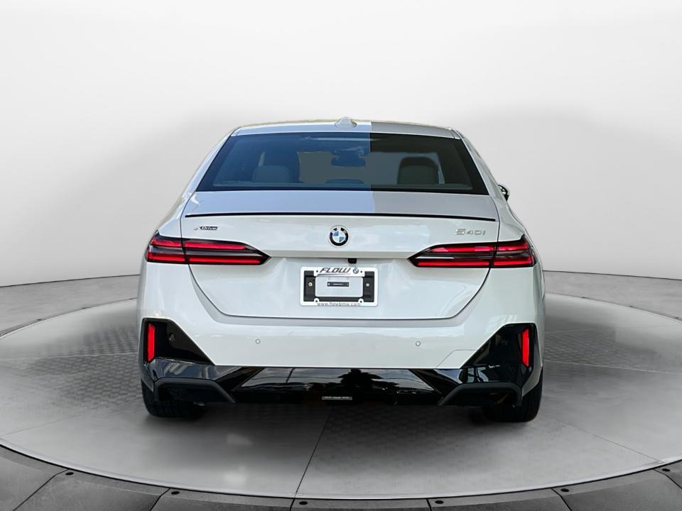 2027 BMW 540i 540i xDrive