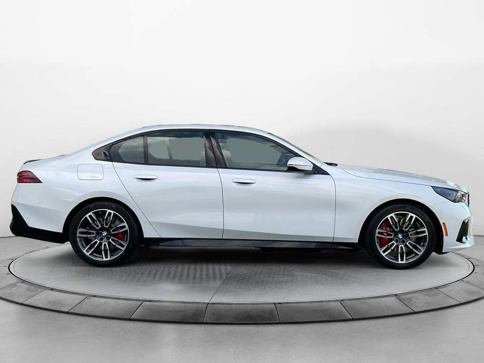 2027 BMW 540i 540i xDrive