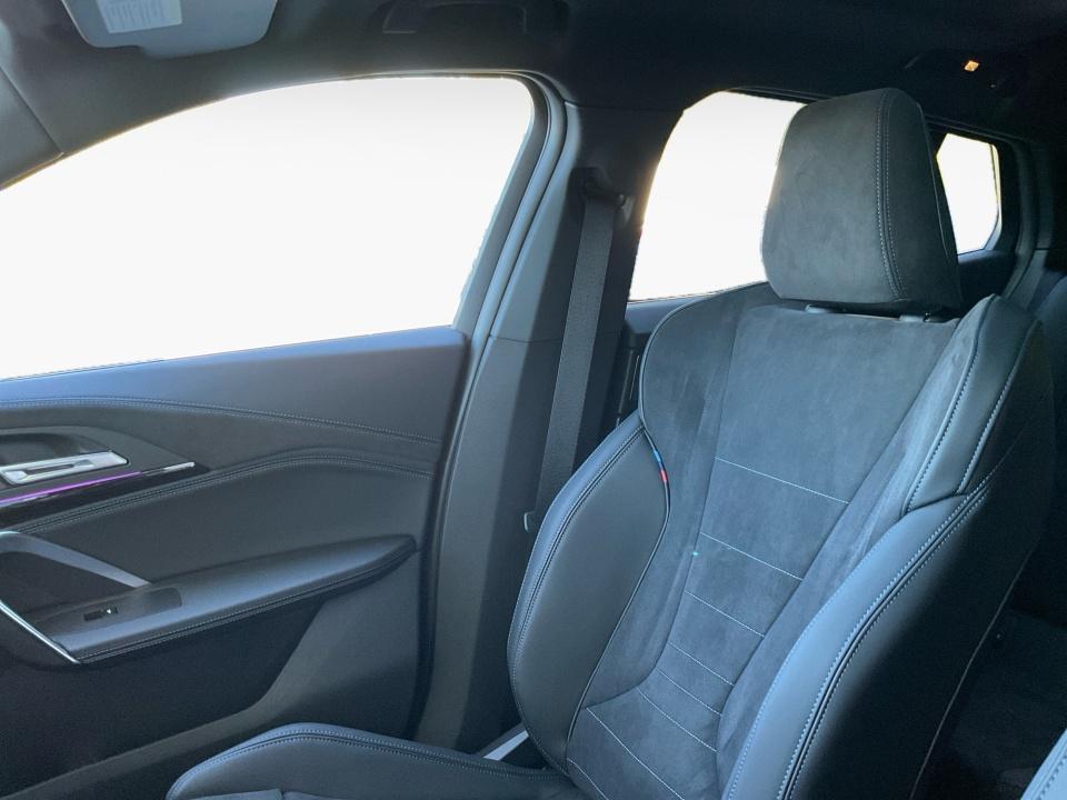 2027 BMW X2 Base