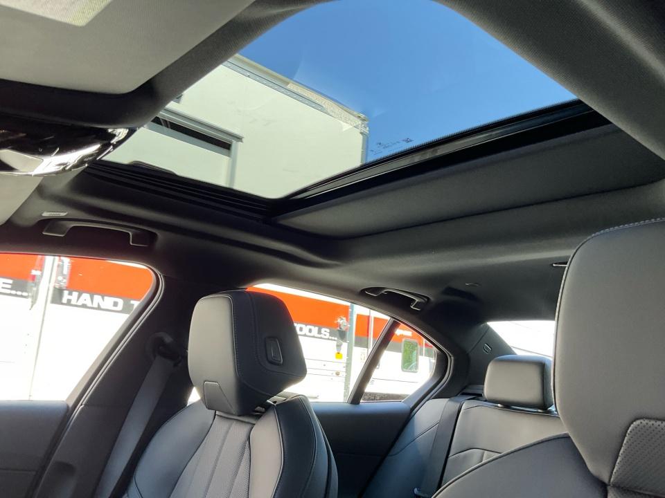 2027 BMW i5 eDrive40