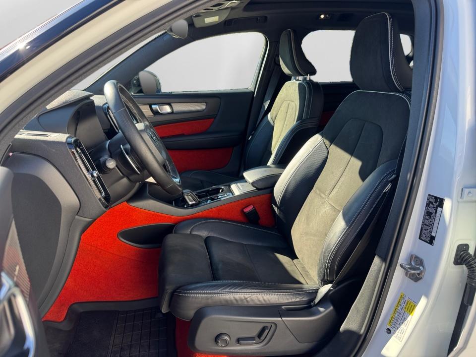 2019 Volvo XC40 R-Design